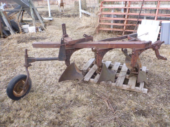IH 412 3-16” bottom plow