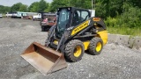 New Holland L225 Skidsteer