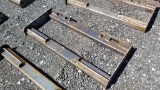 Skidsteer mount plate