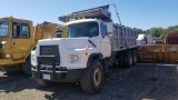 2001 Mack dm690sx, Camelback spring suspension,