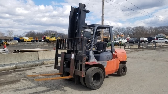 Toyota 7fdu45 Forklift