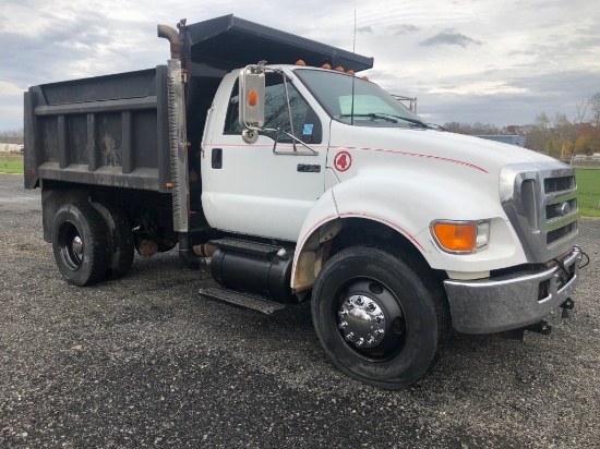 2003 Ford F750 Dump Truck