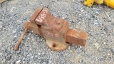 Bench vise