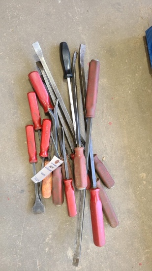 Lot - 16 Pcs. Pry Bars