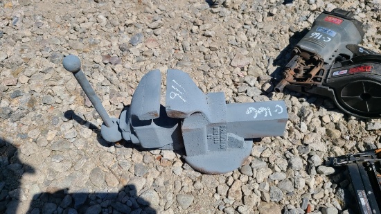 Bench Vise