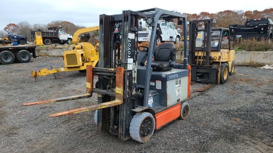 Toyota 8fbchu25 Forklift