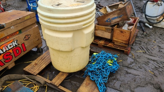 Pallet - Chain Hoist, poly barrel
