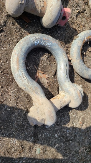 Screw pin shackle