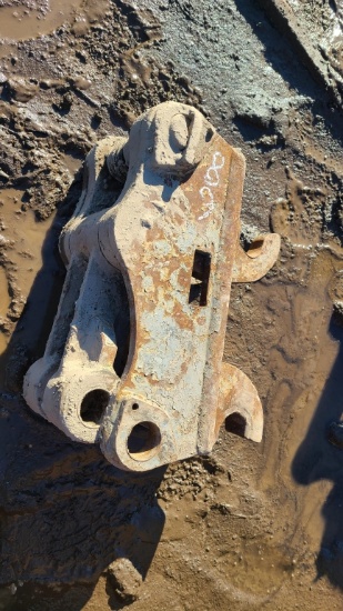 Coupler for CAT302
