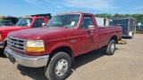 1996 Ford F250 Heavy Duty. Truck With Tono Cover.