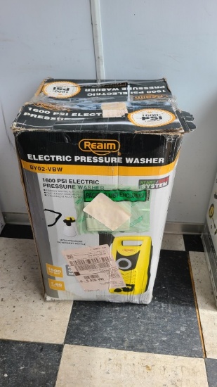 New 1600 psi electric pressure washer