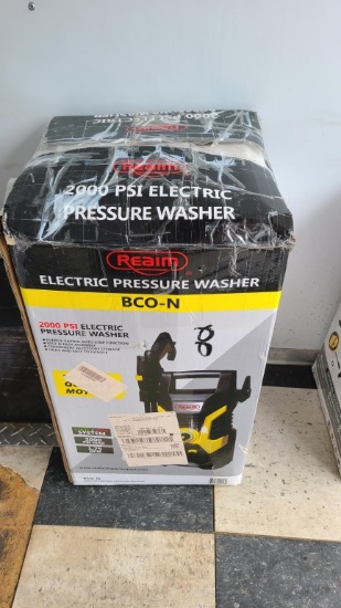 New 2000 psi electric pressure washer