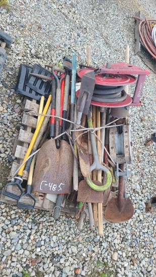 Pallet - assorted hand tools