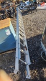 Aluminum extension ladder