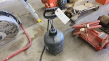 Pump sprayer