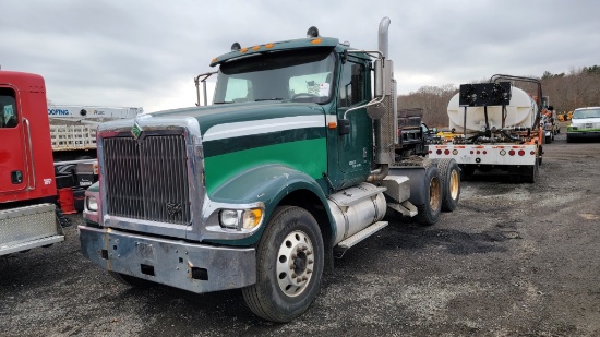 2000 International 9900i Tractor