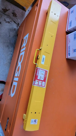 Steel sawhorse