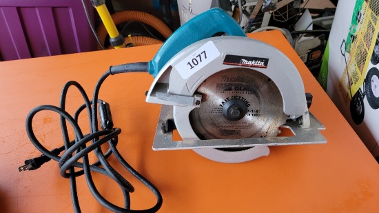 Makita saw
