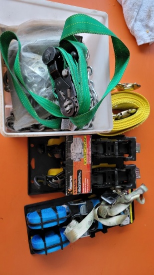 Lot - ratchet straps and chain