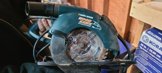 Black and decker saw