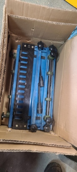 Dove tail joint fixture