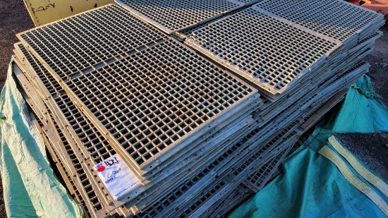Pallet - plastic floor grate