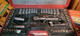 Husky 3/8 and 1/4in socket set