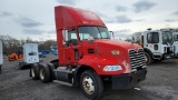 2005 Mack Tractor