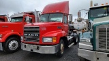 2001 Mack Ch613 Tractor