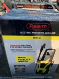 New in box 2600 PSI pressure washer