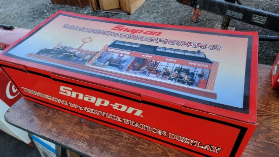 New In Box Snapon Thundering 30s Service Station