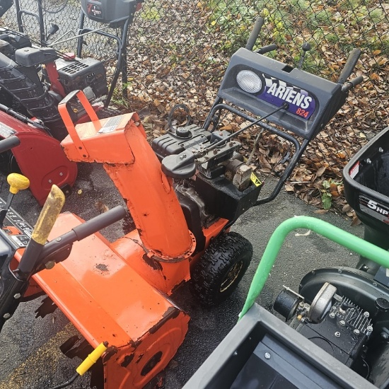 Ariens 824 Snowblower