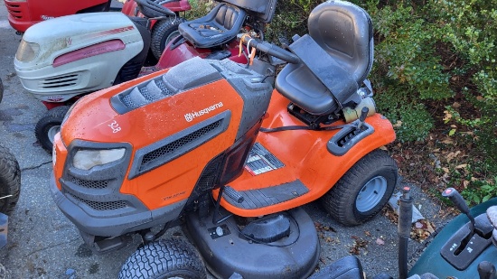Husqvarna yth 22v46 mower