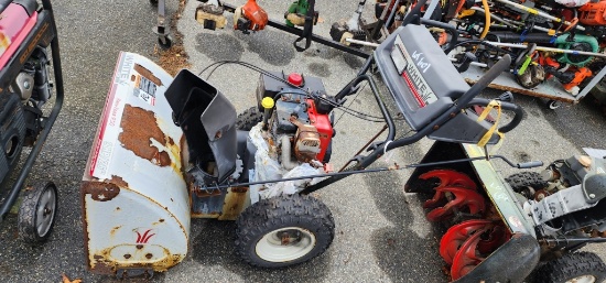 White snow boss 950 snowblower, 9 hp, 26"