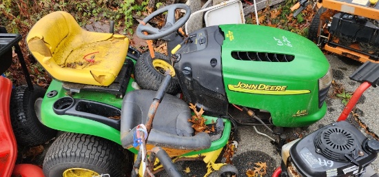 John deere l111 riding lawn mower