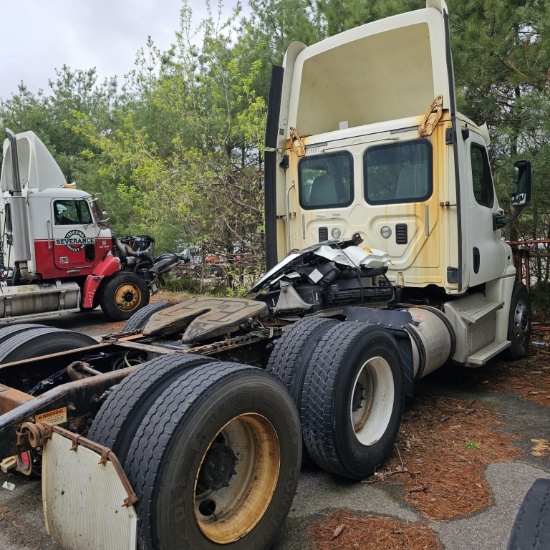 Freightliner Parts Truck