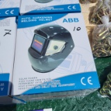 Auto darkening welding helmet