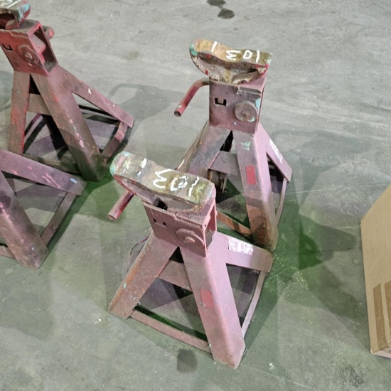 (2) Jack Stands