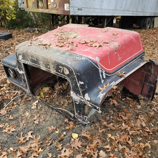 Mack r model hood