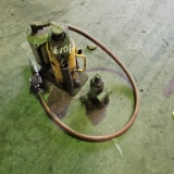 Assorted bottle jacks