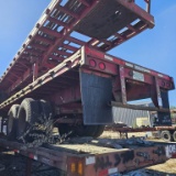 Fruehauf flatdeck trailer