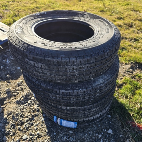 (4) Montreal radial st 205 75 15 tires