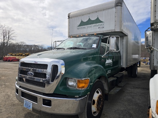 2004 Ford F650xlt Crew Cab Box Truck W/ Lift Gate