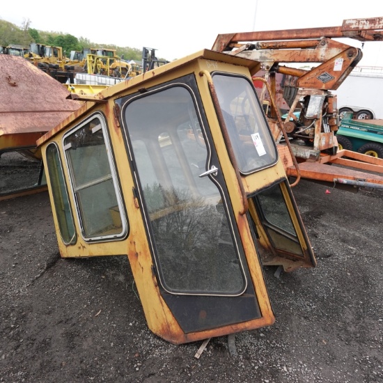 CAT D9H Dozer Operators Cab