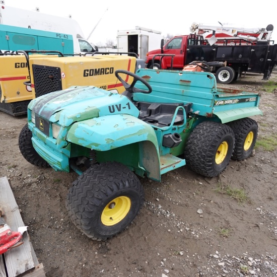 John Deere 6-Wheel Trail Gator Cart