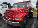 1998 International 8100 4x2 Sanding Truck