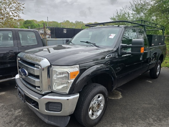 2015 Ford F250xlt Pick Up W/ Ladder Rack