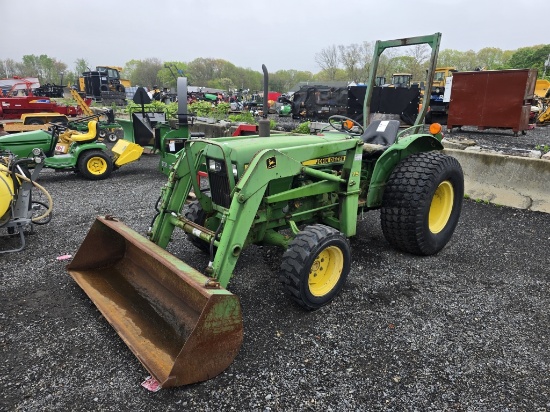 John Deere 950 Tractor