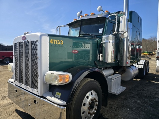 2009 Peterbilt 388 Sleeper Tractor