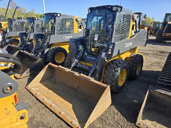 2022 John Deere 324g Skidsteer